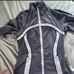 Lululemon zip up sweatshirt grey stripe 6 .. runs small more like a sz 4